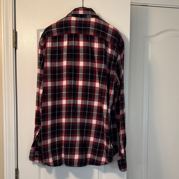 American Eagle Outfitters Black and Red Plaid Shirt - Picture 2 of 6